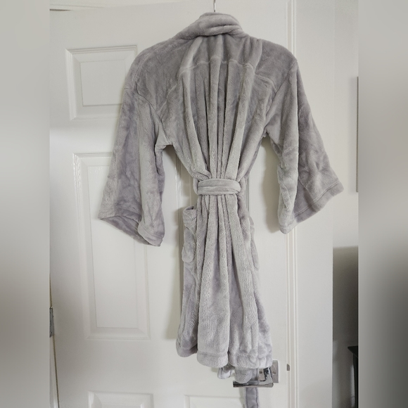 Stars above robe - Picture 3 of 3